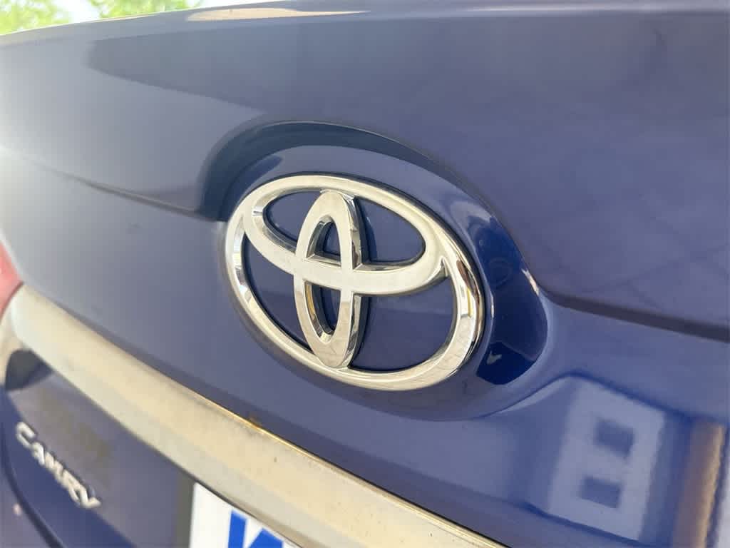 Thumbnail: 2015 Toyota Camry - 12