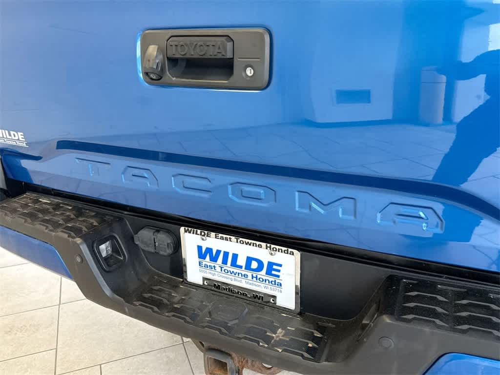 Thumbnail: 2017 Toyota Tacoma - 13