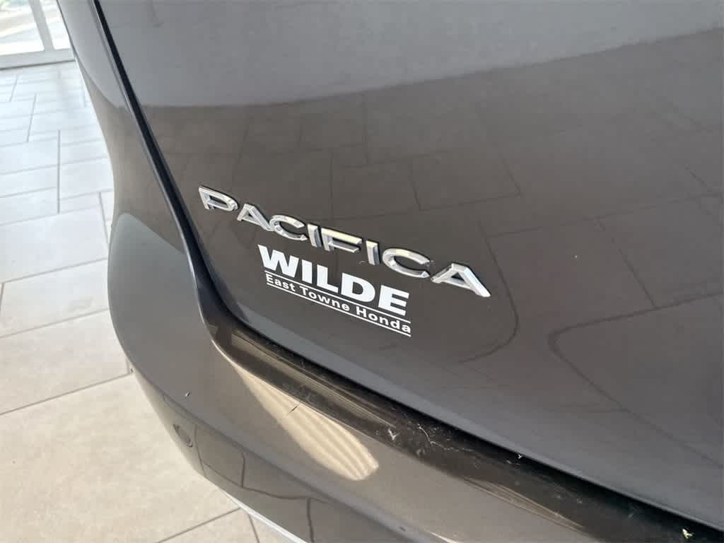 Thumbnail: 2018 Chrysler Pacifica - 13
