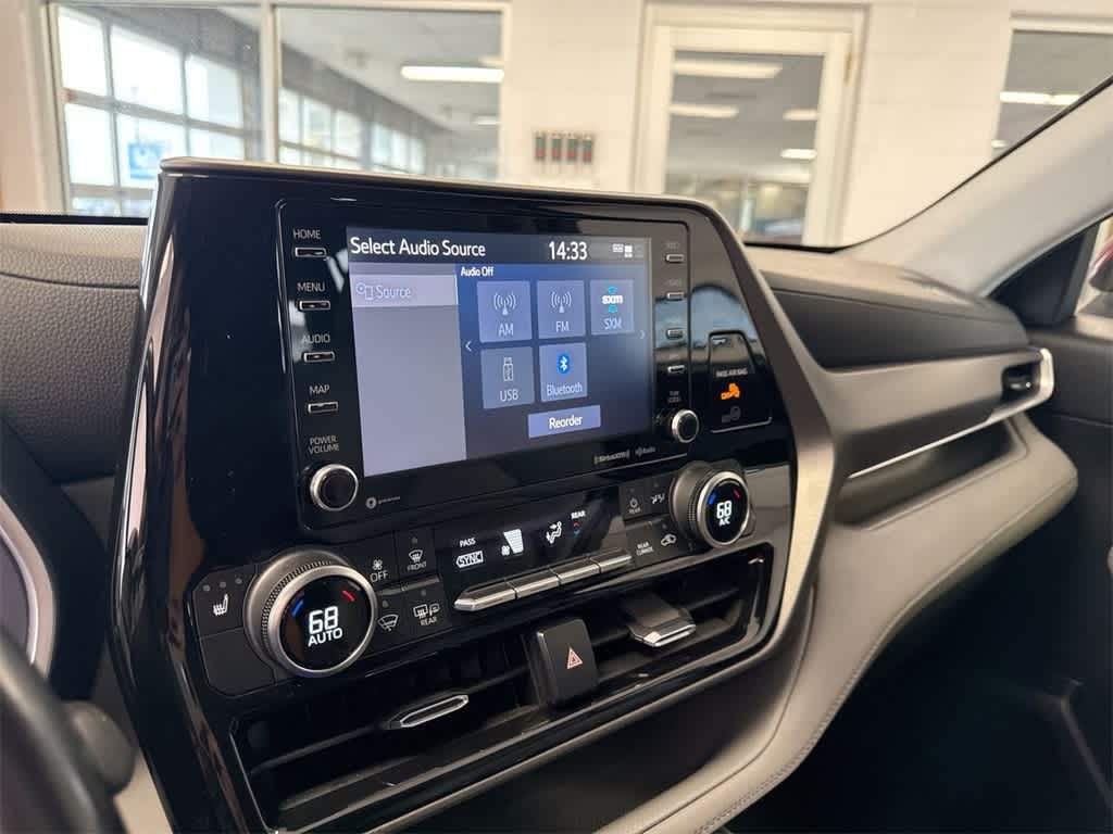 Thumbnail: 2022 Toyota Highlander - 32