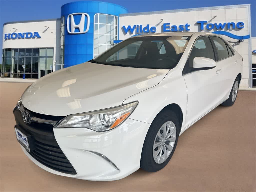 2017 Toyota Camry LE -
                  Madison, WI
