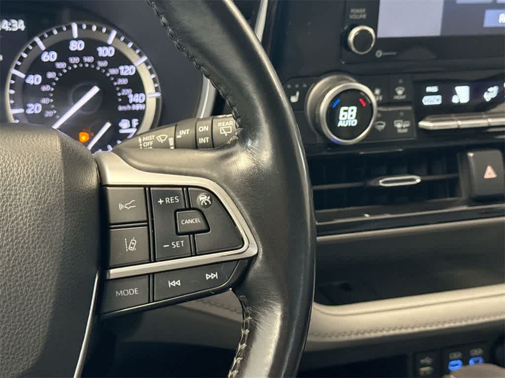 Thumbnail: 2022 Toyota Highlander - 27