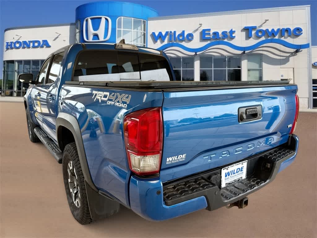 Thumbnail: 2017 Toyota Tacoma - 6