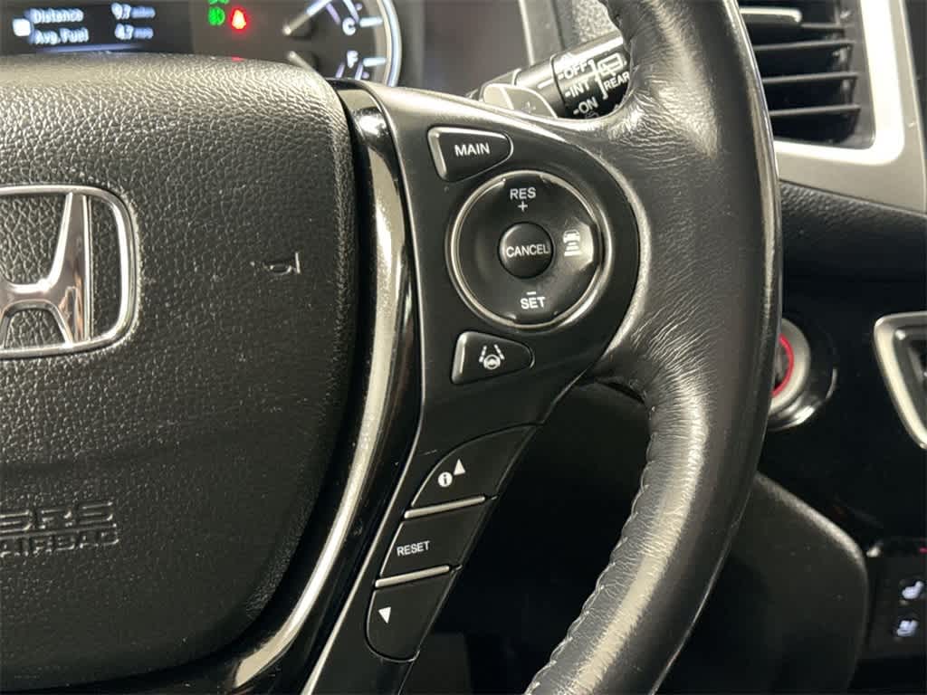 Thumbnail: 2017 Honda Pilot - 28