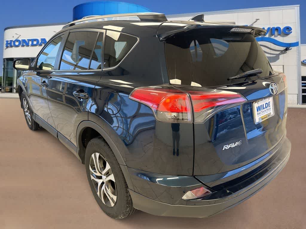 Thumbnail: 2018 Toyota RAV4 - 6