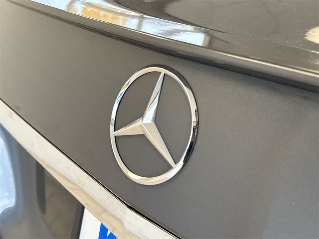 Thumbnail: 2012 Mercedes-Benz E-Class - 12