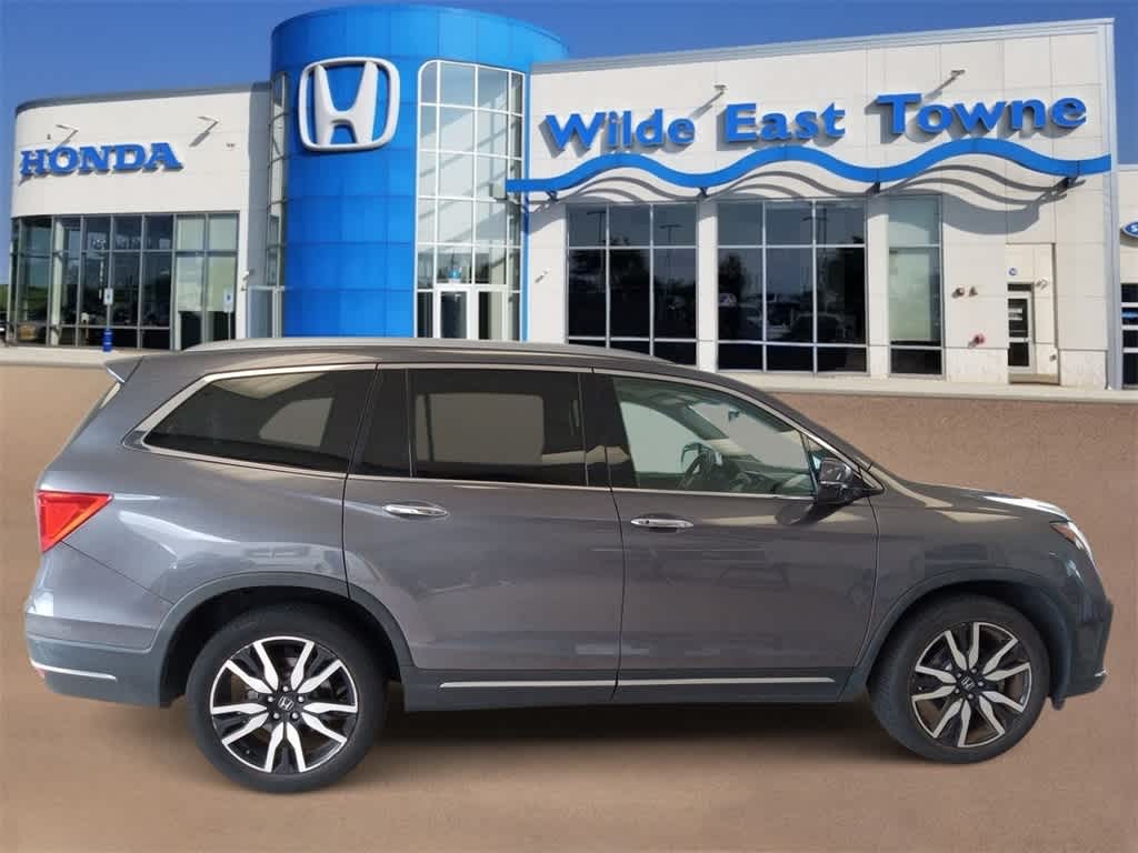 Used 2021 Honda Pilot Touring with VIN 5FNYF6H60MB041930 for sale in Madison, WI