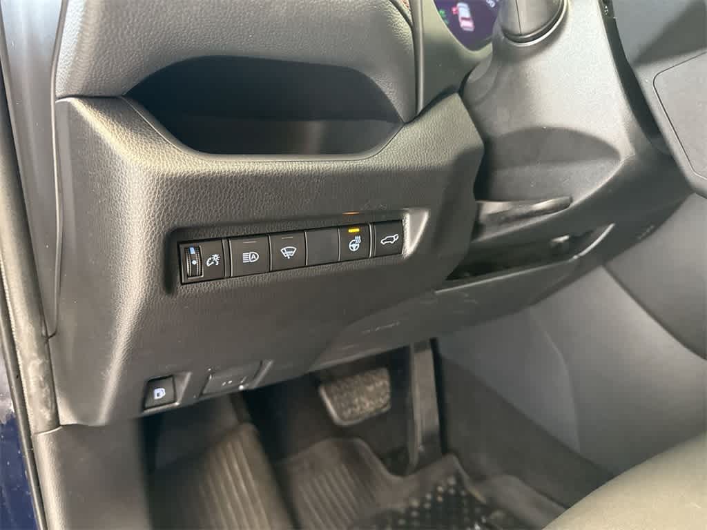 Thumbnail: 2021 Toyota RAV4 - 38