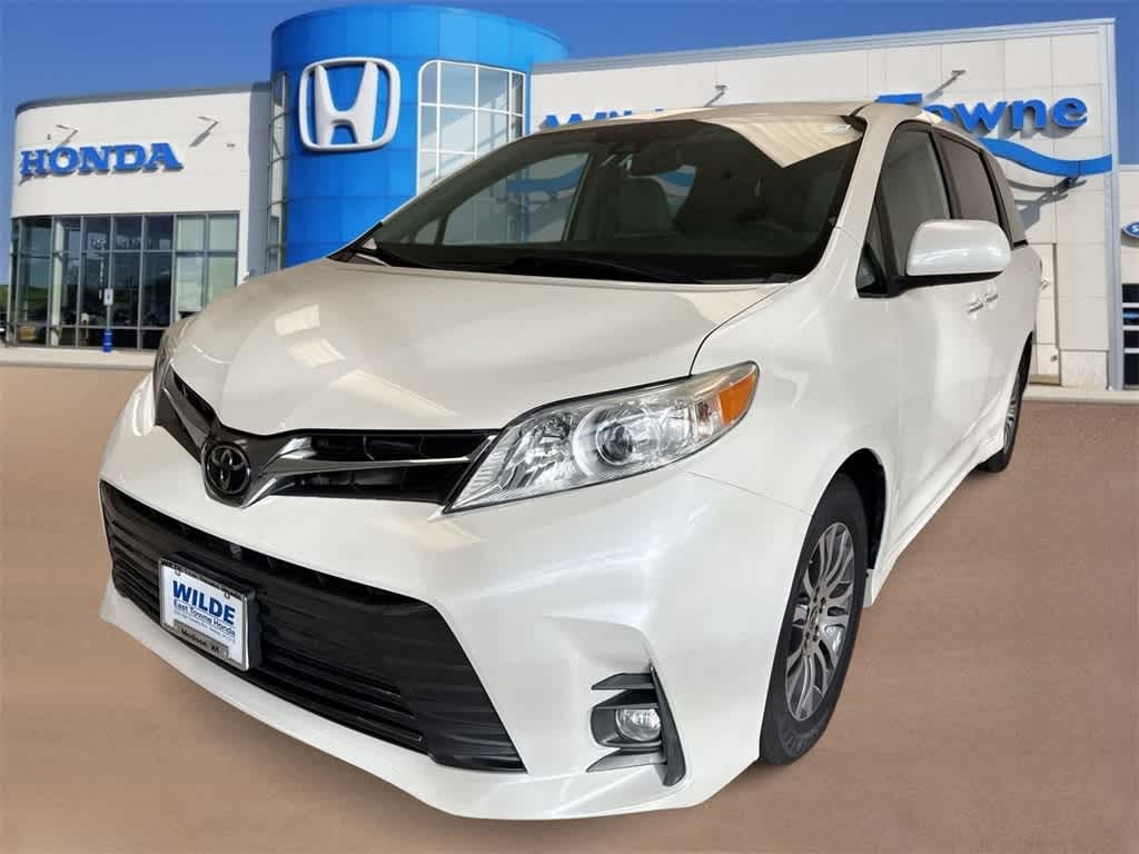 2020 Toyota Sienna XLE Premium -
                  Madison, WI