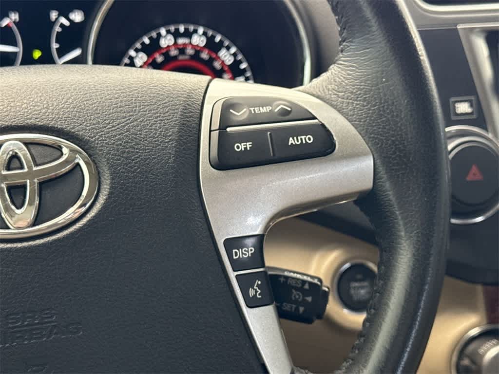 Thumbnail: 2013 Toyota Highlander - 27