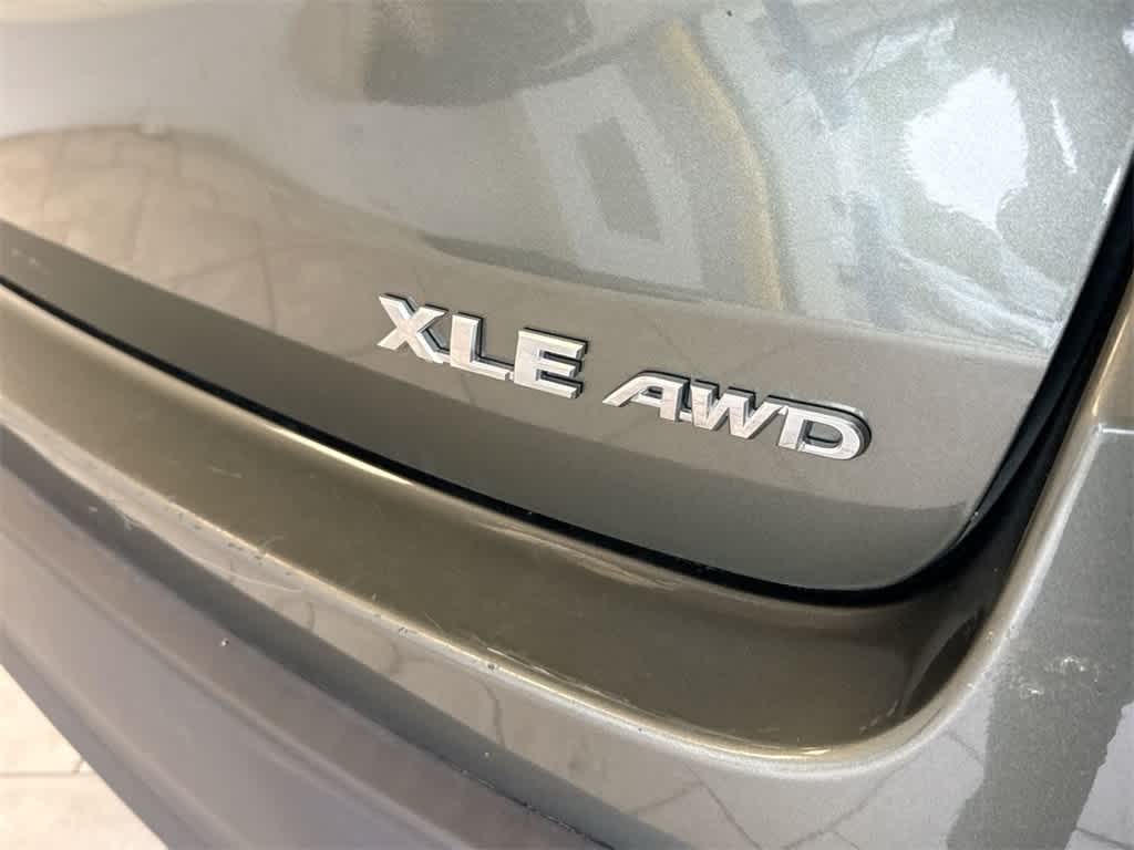 Thumbnail: 2019 Toyota Highlander - 11