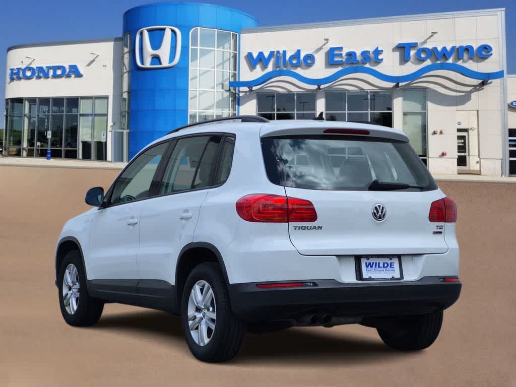 Thumbnail: 2017 Volkswagen Tiguan - 6