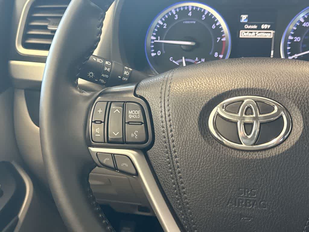 Thumbnail: 2019 Toyota Highlander - 26