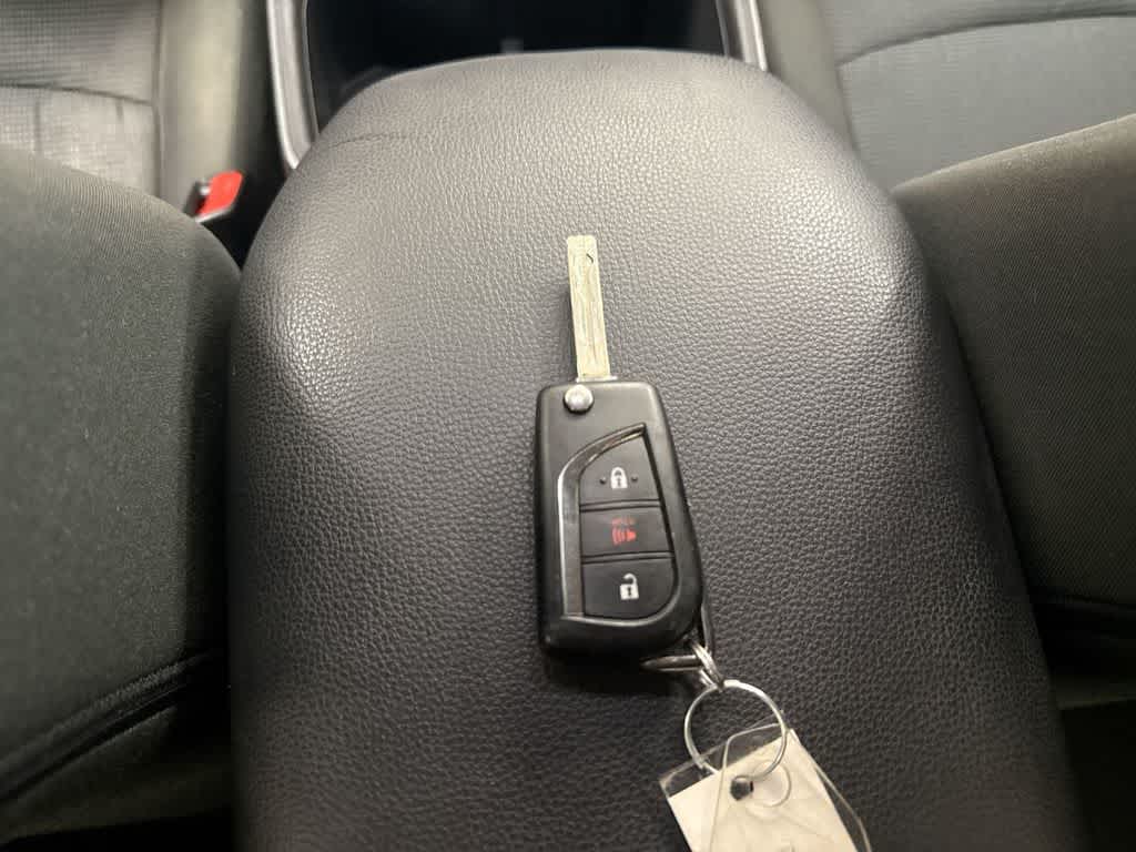 Thumbnail: 2022 Toyota RAV4 - 37