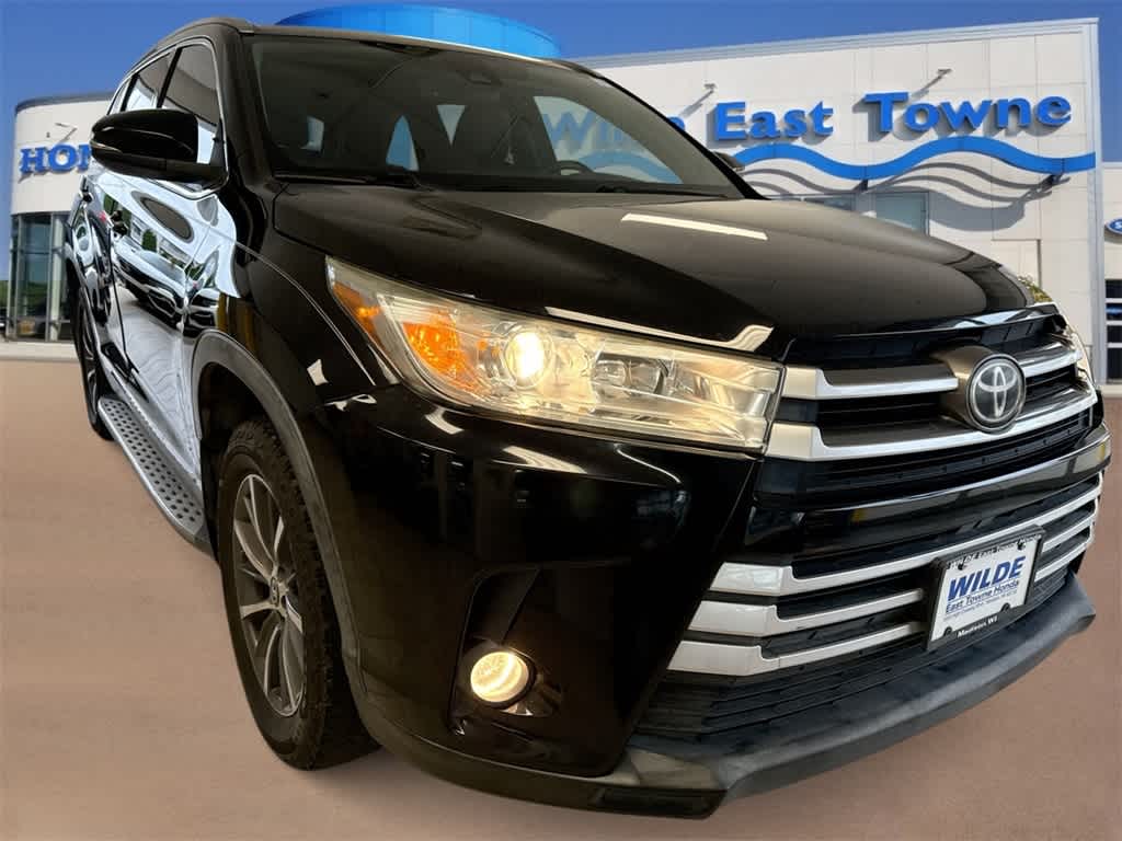Thumbnail: 2019 Toyota Highlander - 2
