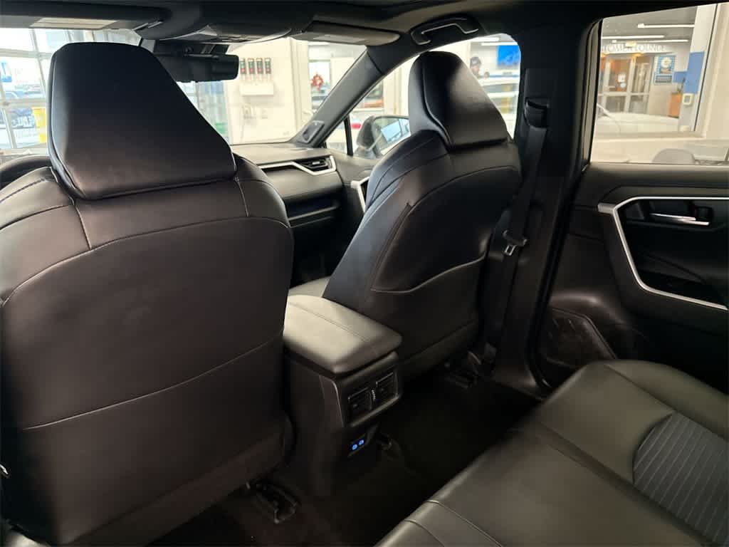 Thumbnail: 2022 Toyota RAV4 - 19