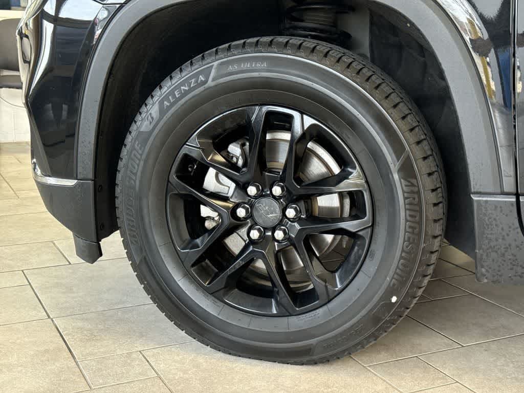 Thumbnail: 2018 Chevrolet Traverse - 13