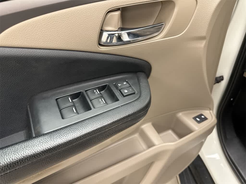 Thumbnail: 2016 Honda Pilot - 18