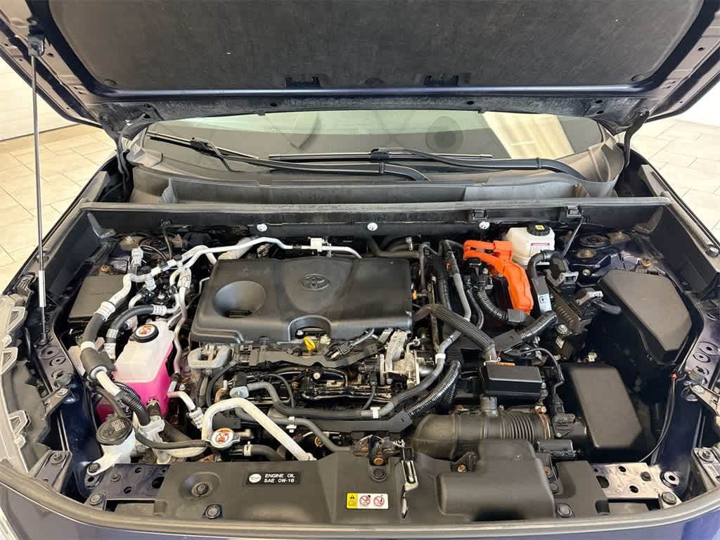 Thumbnail: 2021 Toyota RAV4 - 15