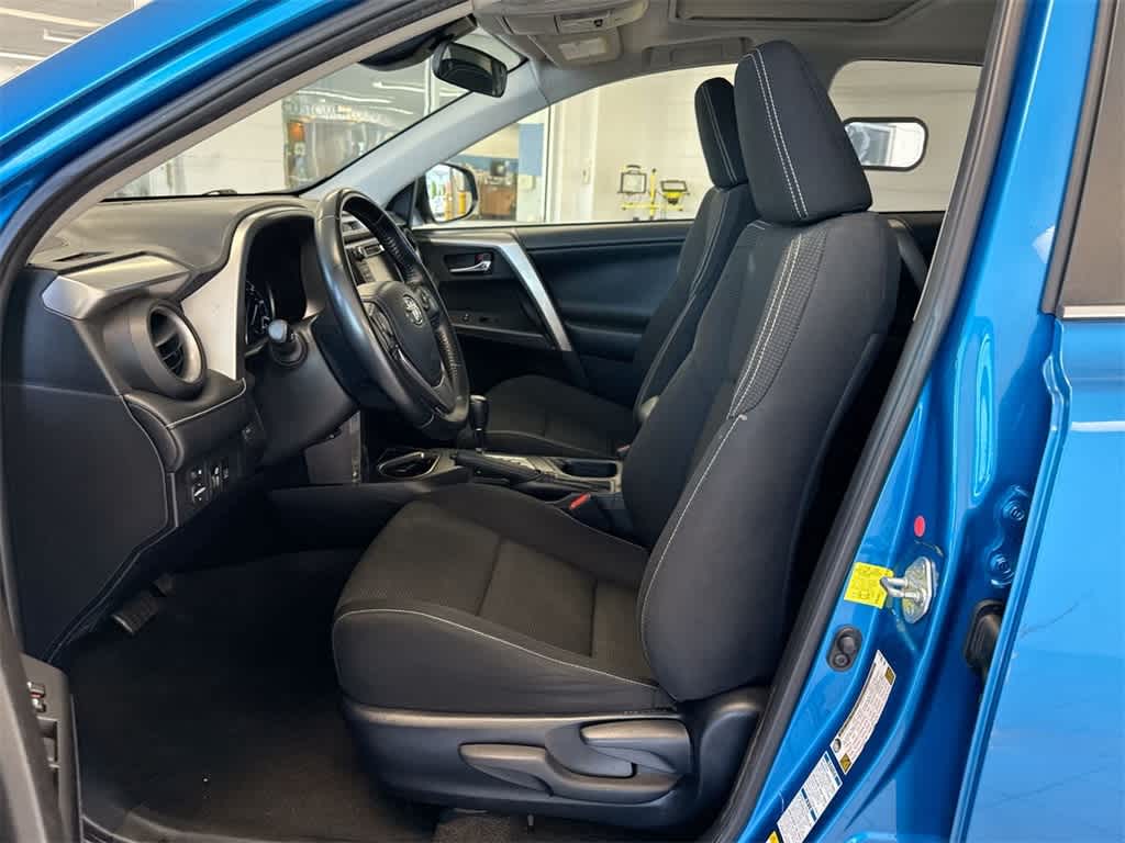 Thumbnail: 2017 Toyota RAV4 - 17