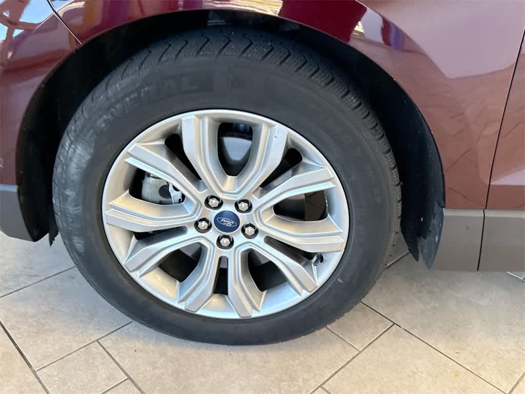 Thumbnail: 2019 Ford Edge - 14