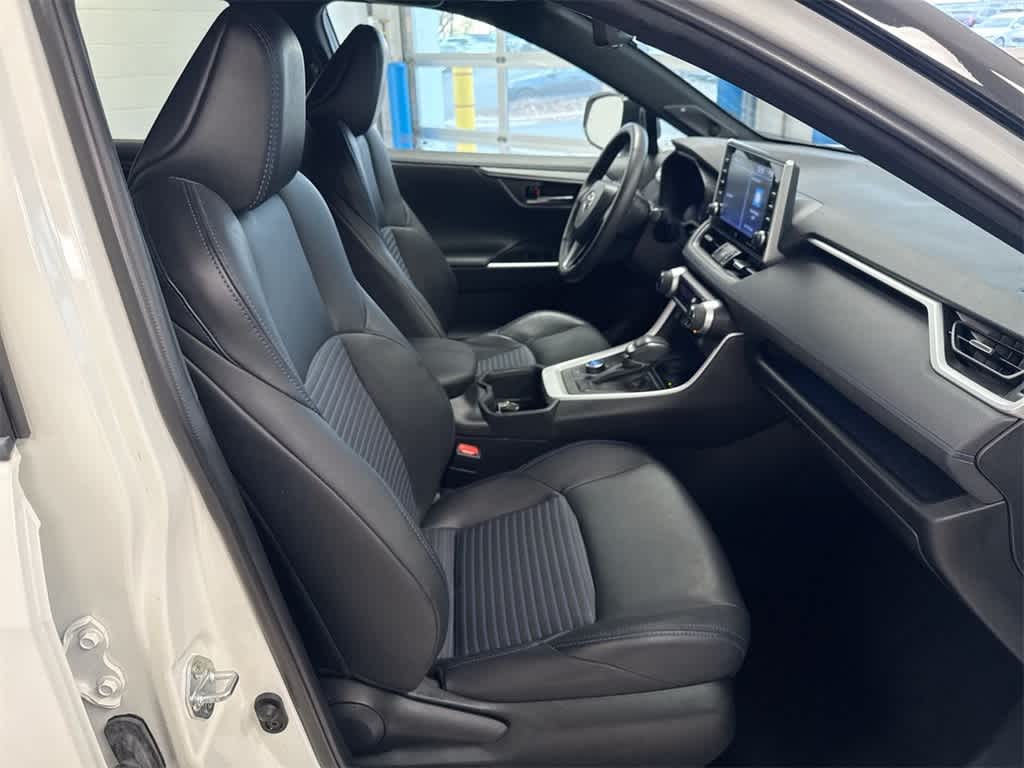 Thumbnail: 2022 Toyota RAV4 - 23