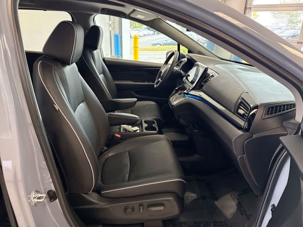 Thumbnail: 2023 Honda Odyssey - 25
