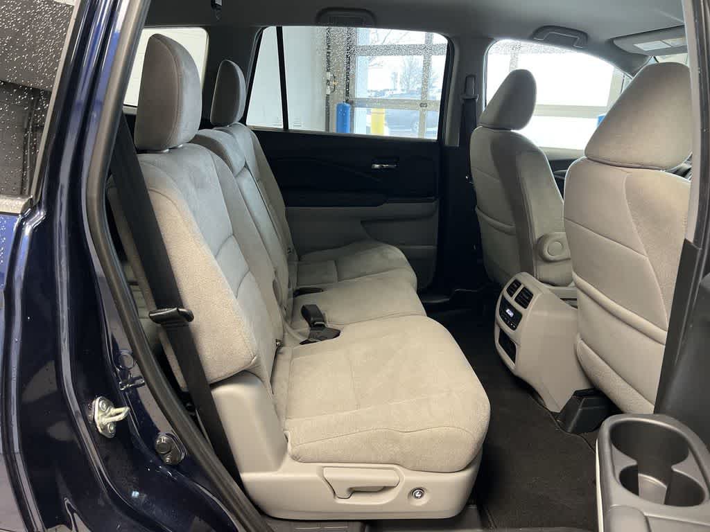 Thumbnail: 2019 Honda Pilot - 23