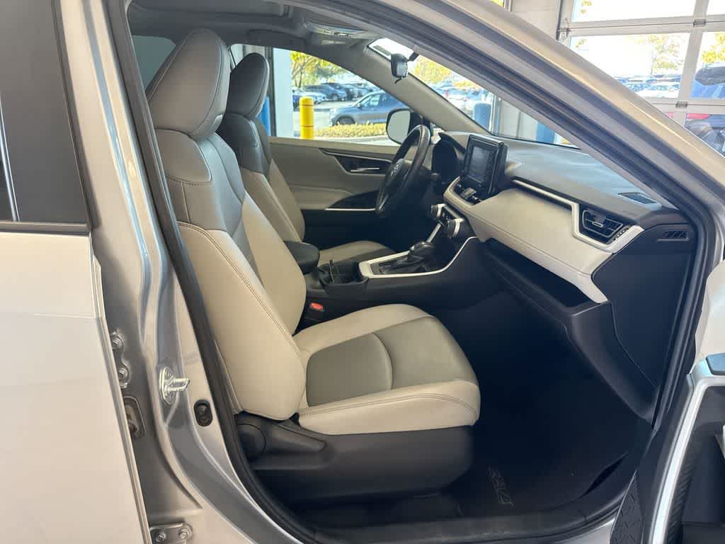 Thumbnail: 2021 Toyota RAV4 - 25