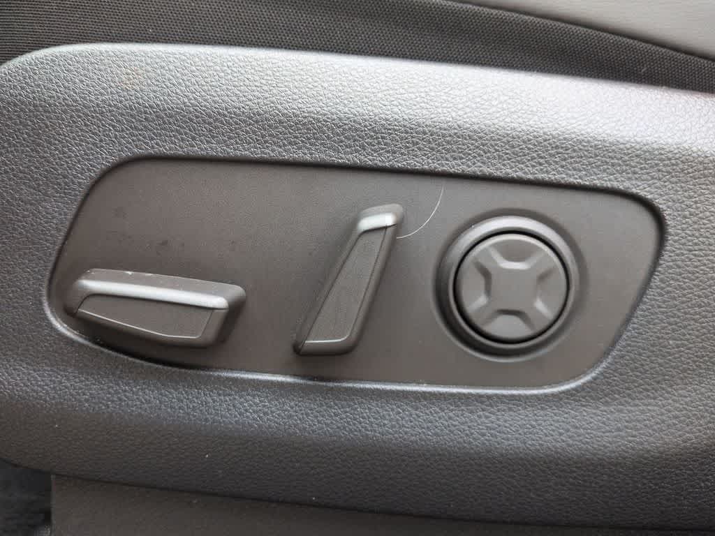 Thumbnail: 2025 Kia Carnival - 18