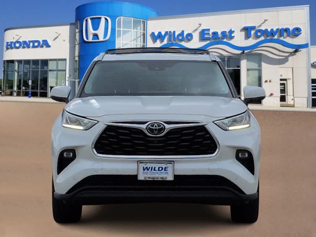 Thumbnail: 2020 Toyota Highlander - 3