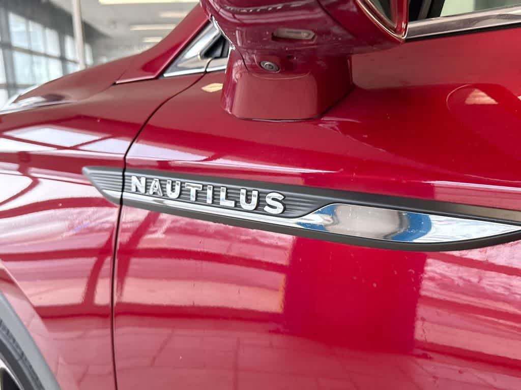 Thumbnail: 2019 Lincoln Nautilus - 13
