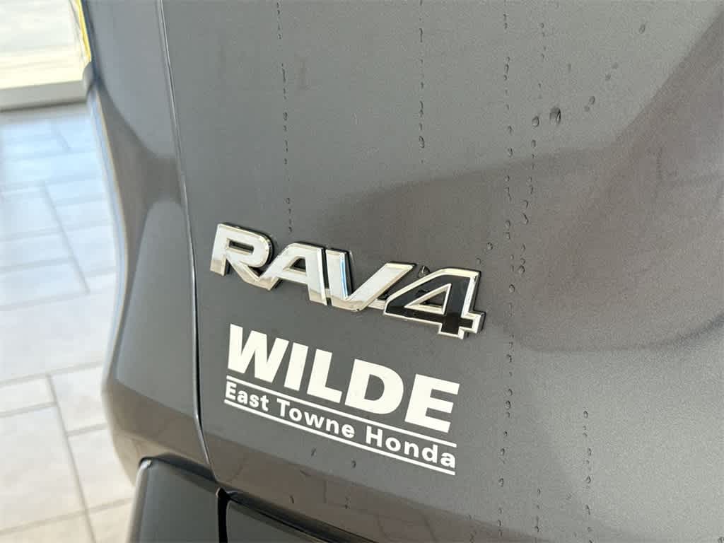 Thumbnail: 2020 Toyota RAV4 - 13