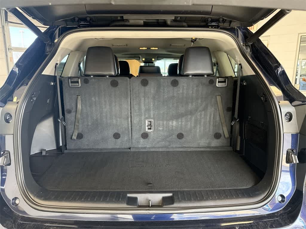 Thumbnail: 2022 Toyota Highlander - 36