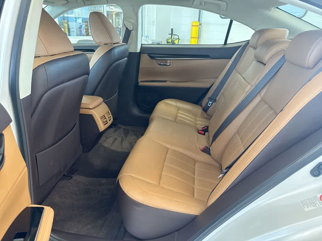 Thumbnail: 2018 Lexus ES - 22