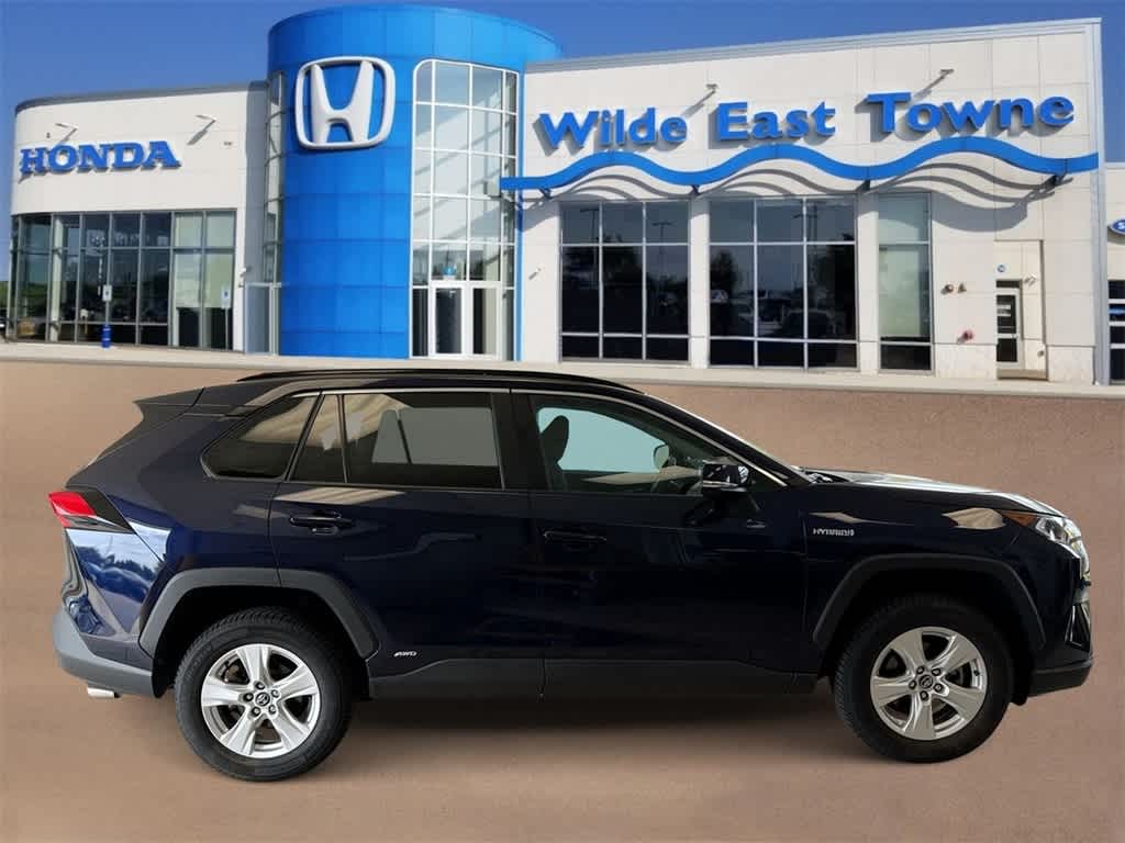 Thumbnail: 2020 Toyota RAV4 - 9