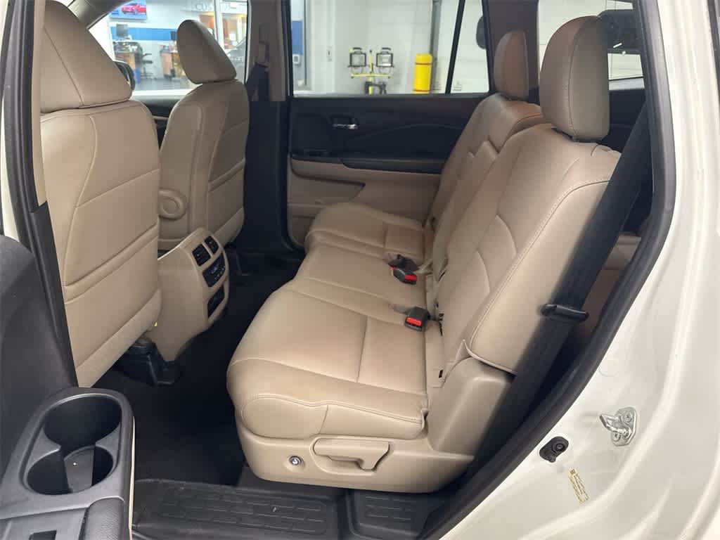 Thumbnail: 2016 Honda Pilot - 21