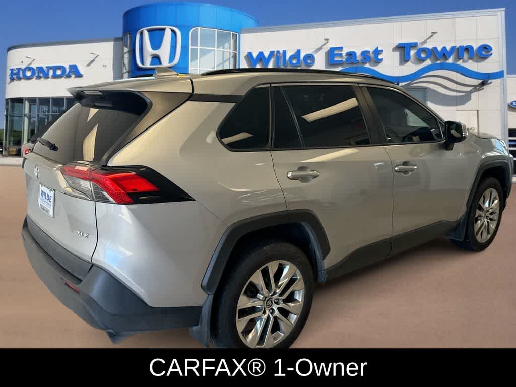 Thumbnail: 2021 Toyota RAV4 - 10