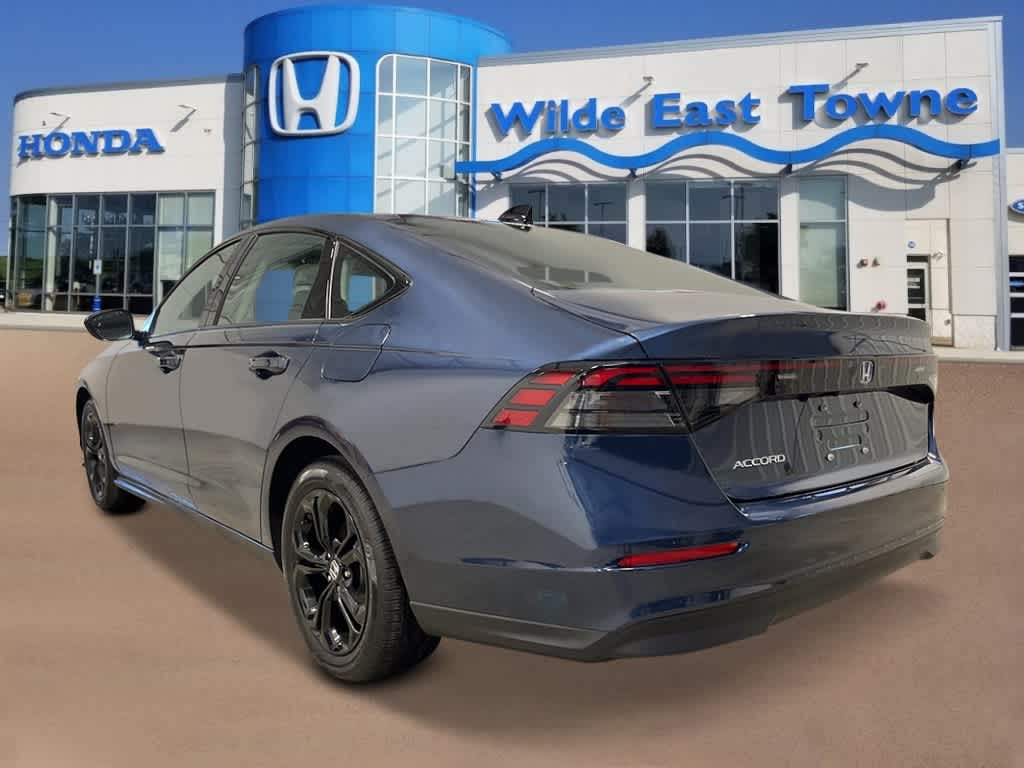 2025 Honda Accord SE photo 2