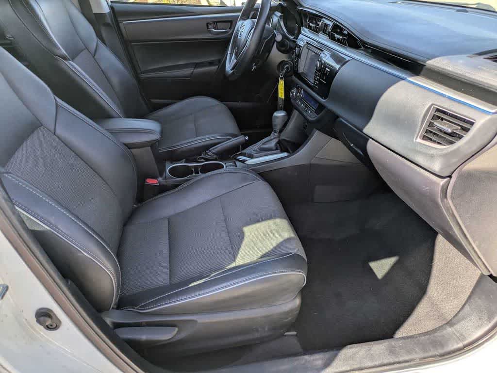 Thumbnail: 2015 Toyota Corolla - 18