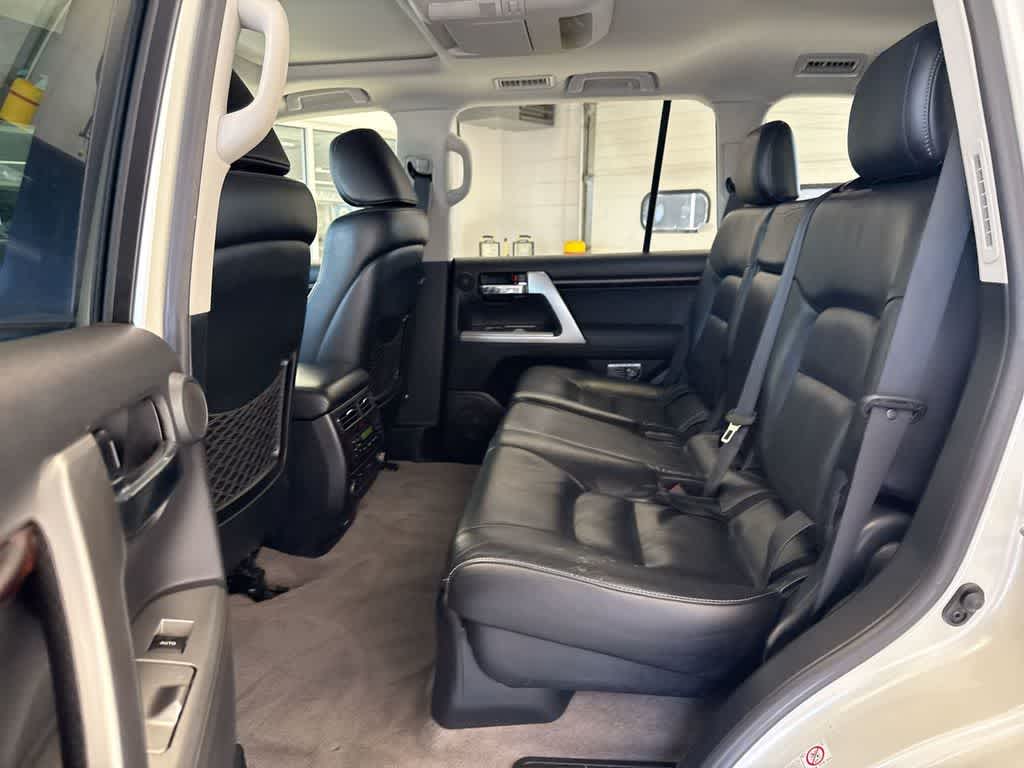 Thumbnail: 2015 Toyota Land Cruiser - 21