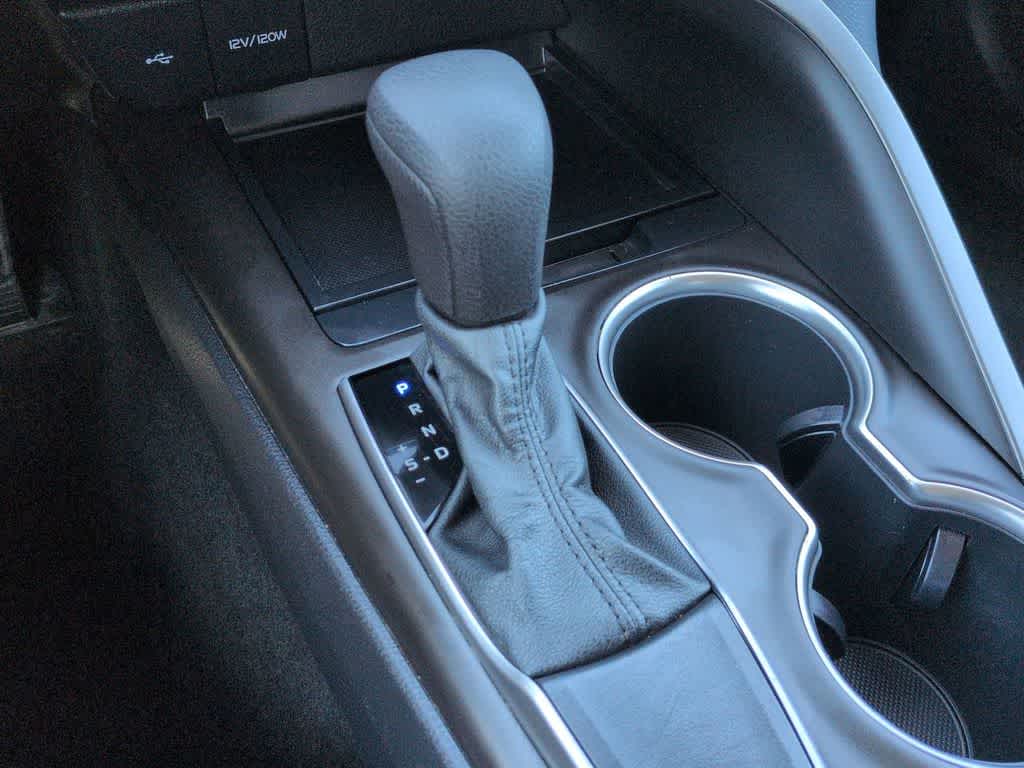 2021 Toyota Camry LE - Photo 32
