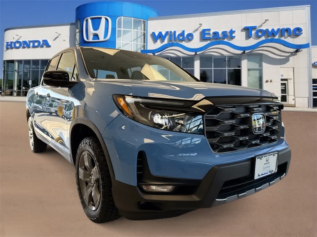 2025 Honda Ridgeline TrailSport photo 2