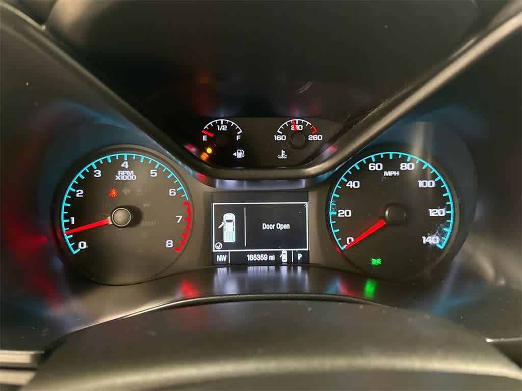 Thumbnail: 2015 Chevrolet Colorado - 32