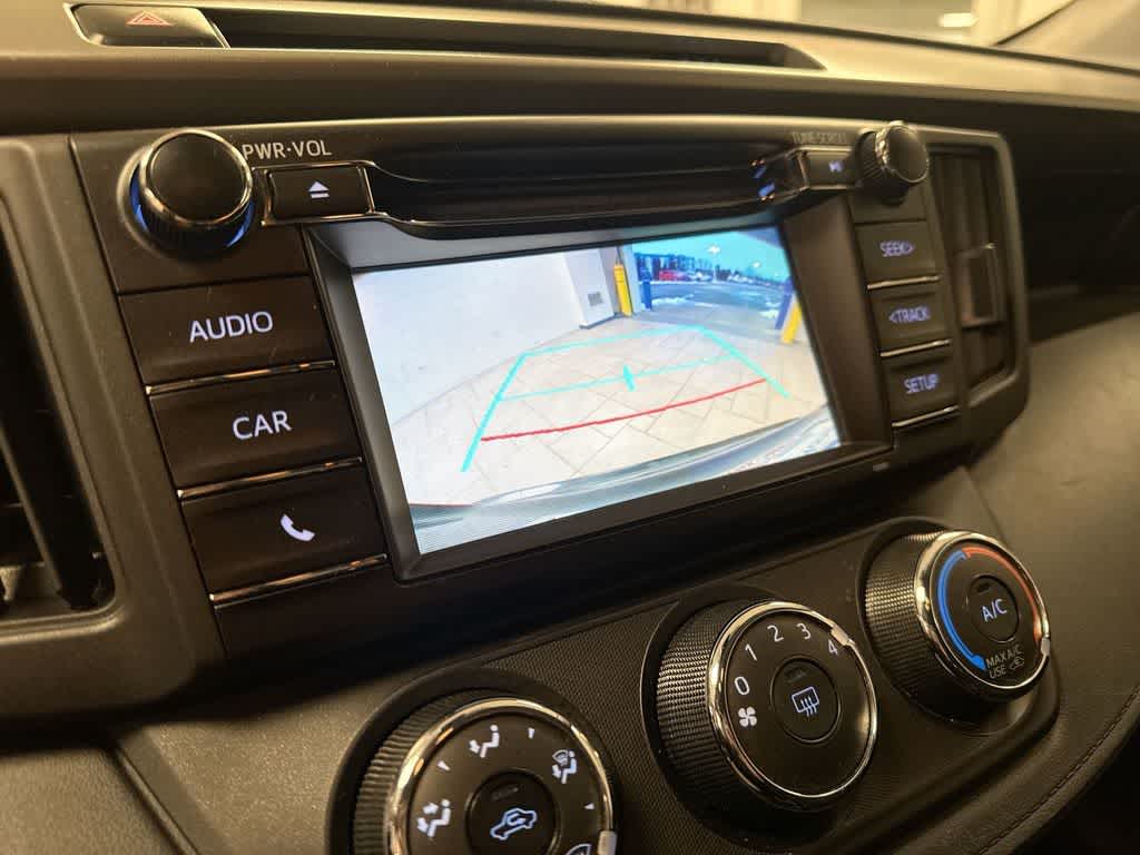 Thumbnail: 2018 Toyota RAV4 - 31