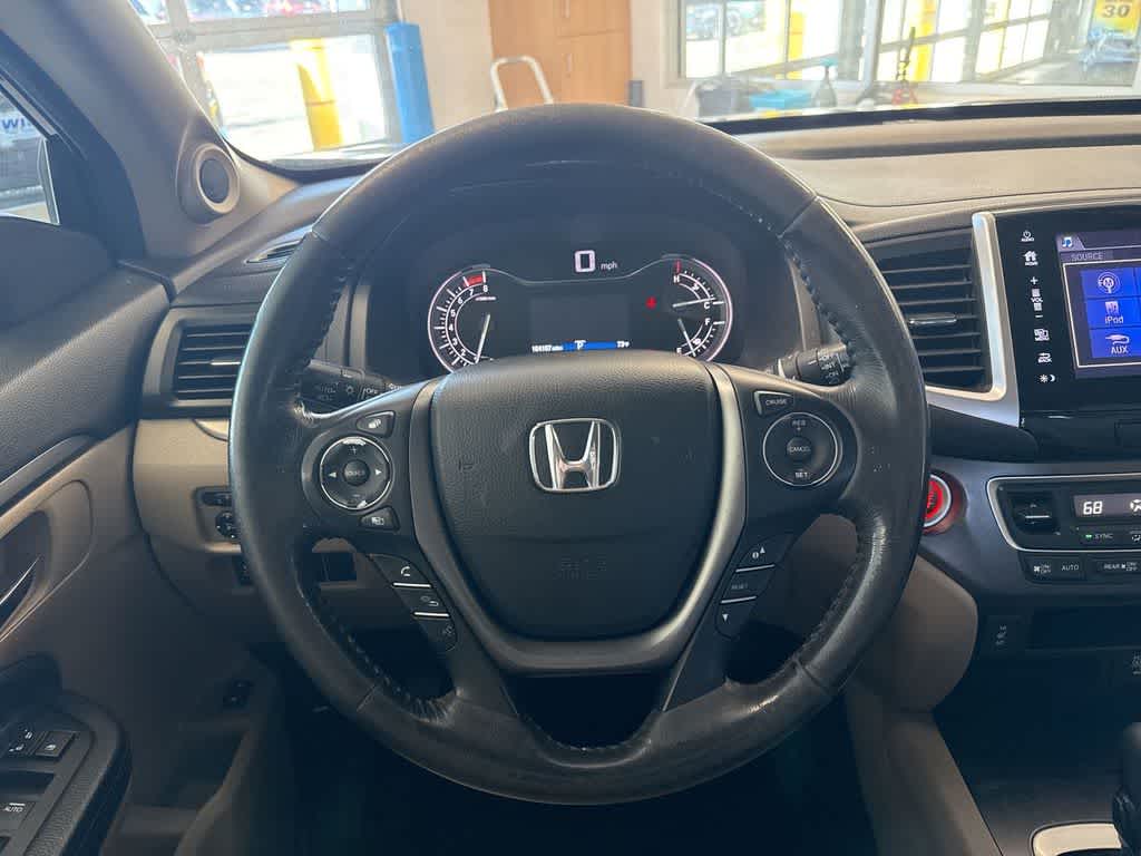 Thumbnail: 2017 Honda Pilot - 24