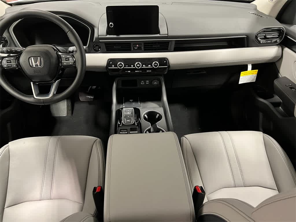 Thumbnail: 2025 Honda Pilot - 15