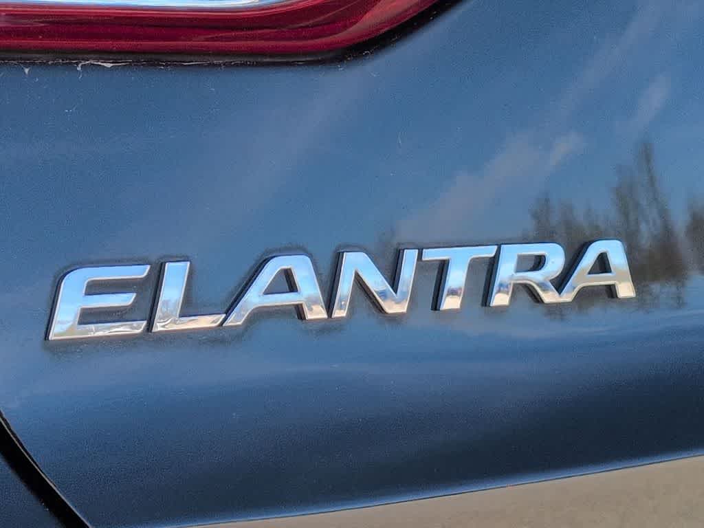 Thumbnail: 2018 Hyundai Elantra - 13