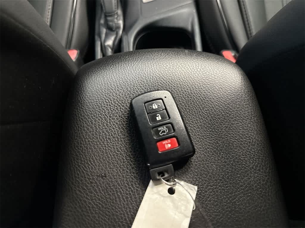 Thumbnail: 2018 Toyota RAV4 - 36