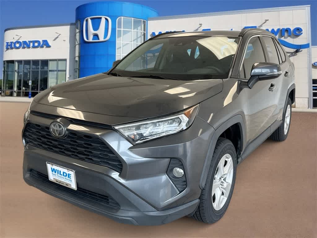 2019 Toyota RAV4 XLE Premium photo 4